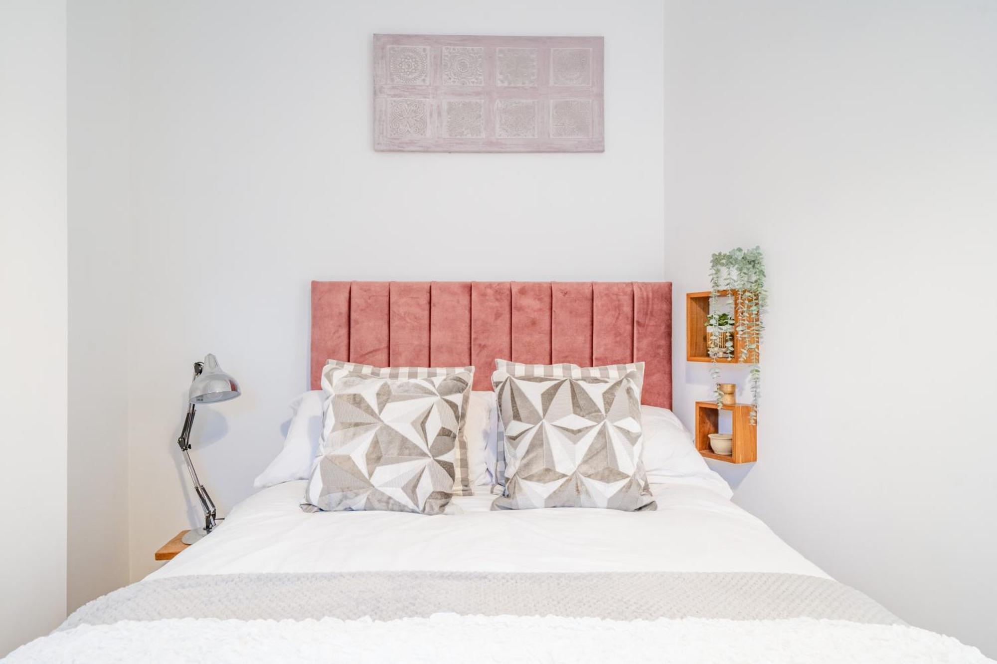 Fabulous New 1 Bedroom Ground Floor Flat *